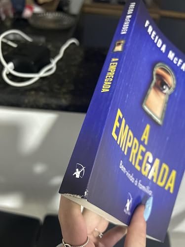 a-empregada-freida-mcfadden-capa