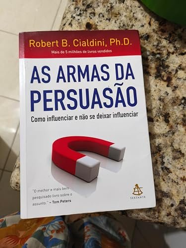 As Armas da Persuasão: O Livro de Robert Cialdini É Bom? Vale o Investimento em 2026? as-armas-da-persuasao-cialdini-capa